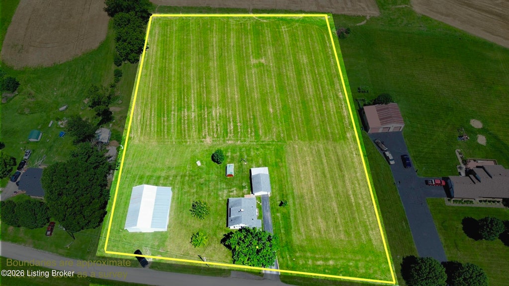 Photo of 460 Lawrenceburg Loop, Bloomfield, KY 40008 (MLS # 1721408)