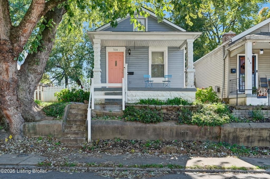 Photo of 516 Rawlings St, Louisville, KY 40217 (MLS # 1701466)