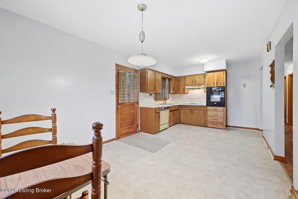 Photo of 207 Lincoln St, Lawrenceburg, KY 40342 (MLS # 1730360)