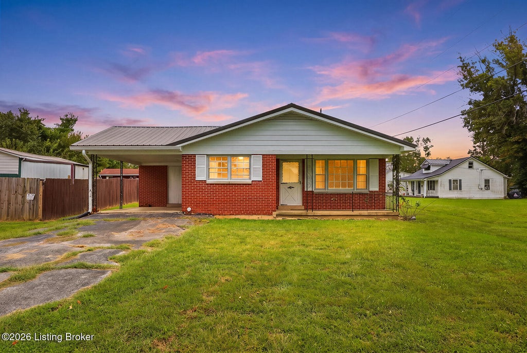 Photo of 207 Lincoln St, Lawrenceburg, KY 40342 (MLS # 1730360)