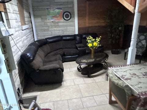 Tiny photo for 1309 Carol Jean Ct, Louisville, KY 40215 (MLS # 1728993)