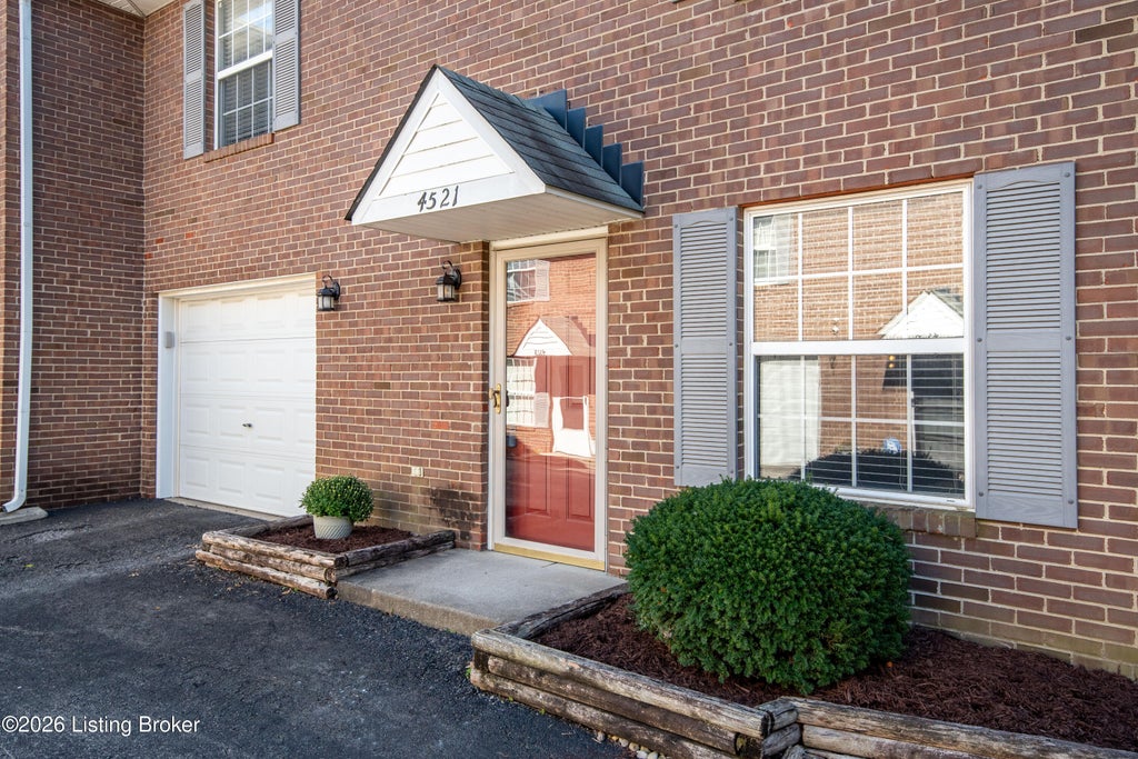 Photo of 4521 Meadow Lark Manor Ln #7, Louisville, KY 40245 (MLS # 1732422)