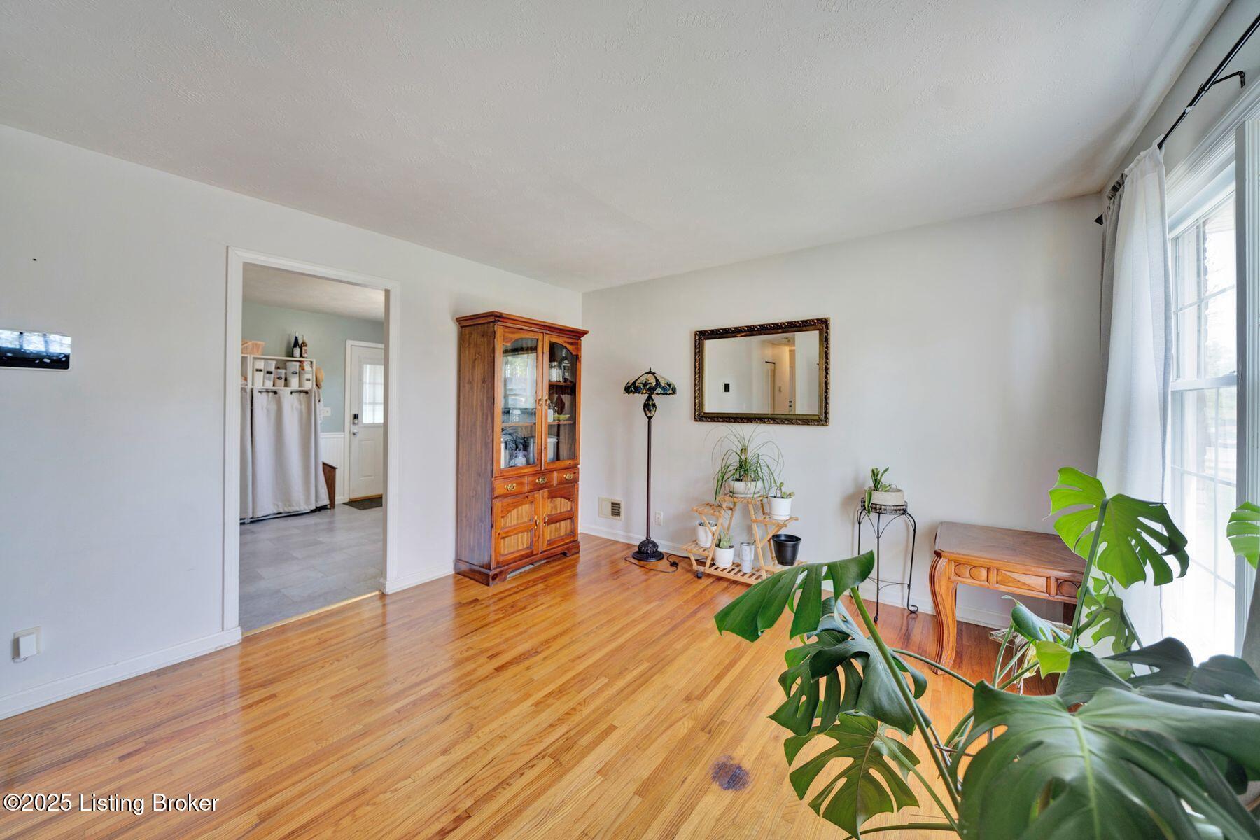 5702 Elmer Ln, Louisville, Pennsylvania image 4