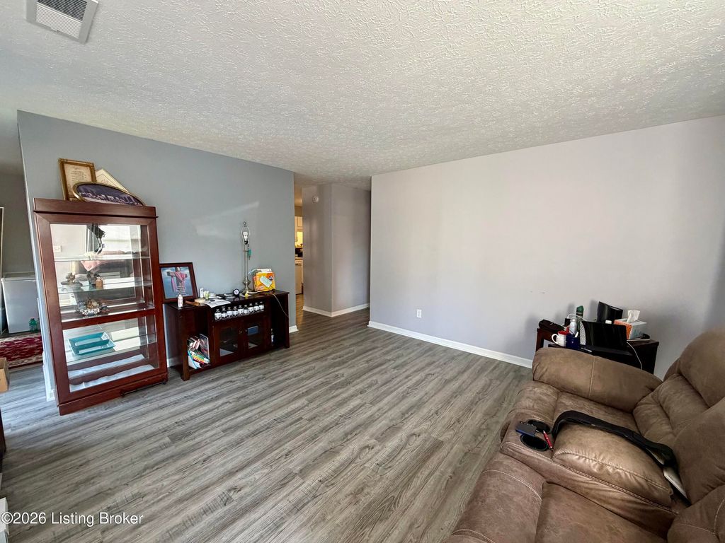 Photo of 2612 Vonoa Dr, Radcliff, KY 40160 (MLS # 1714633)