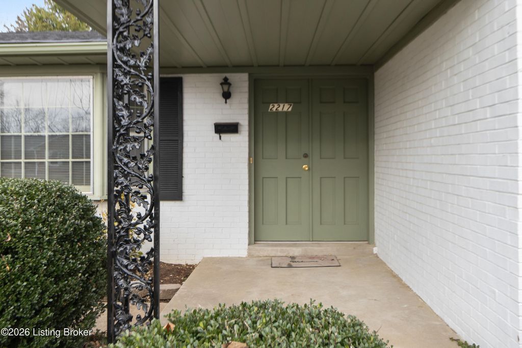 Photo of 2217 Azalea Dr, Lexington, KY 40504 (MLS # 1706744)