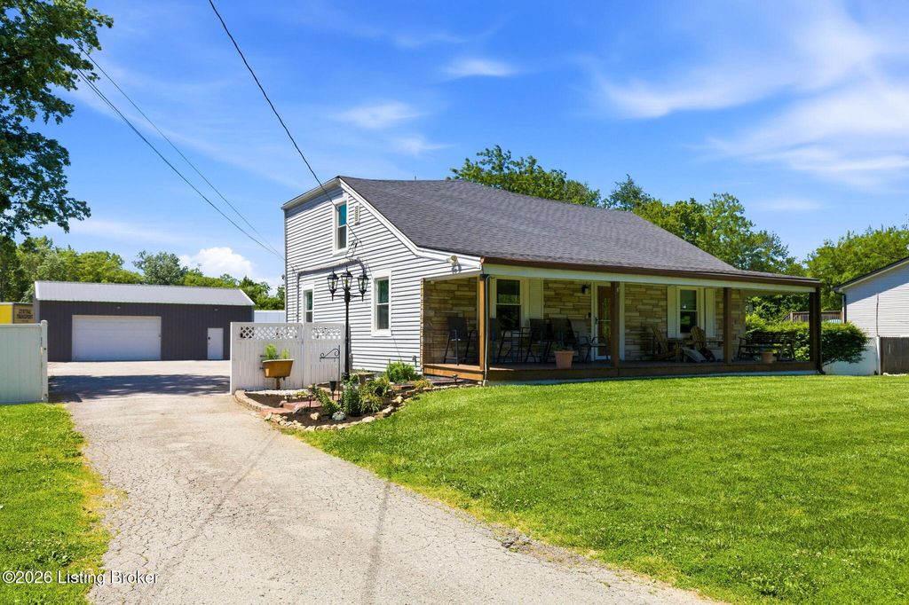Photo of 4212 Bubbling Over Dr, Louisville, KY 40216 (MLS # 1718408)