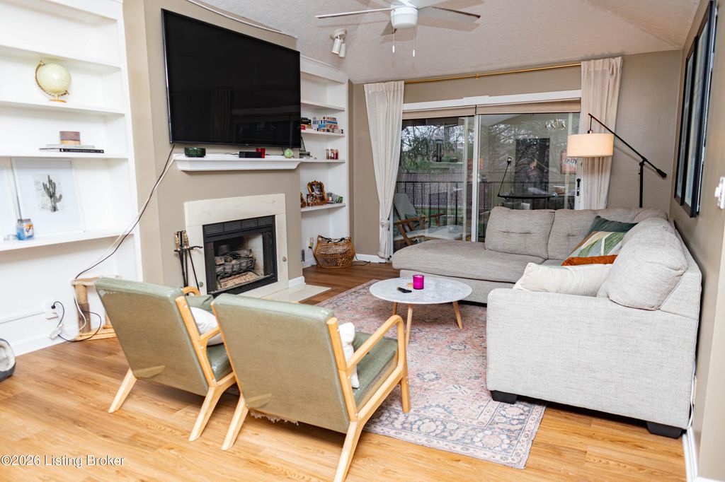 Photo of 405 Forest Park Rd, Louisville, KY 40223 (MLS # 1712015)