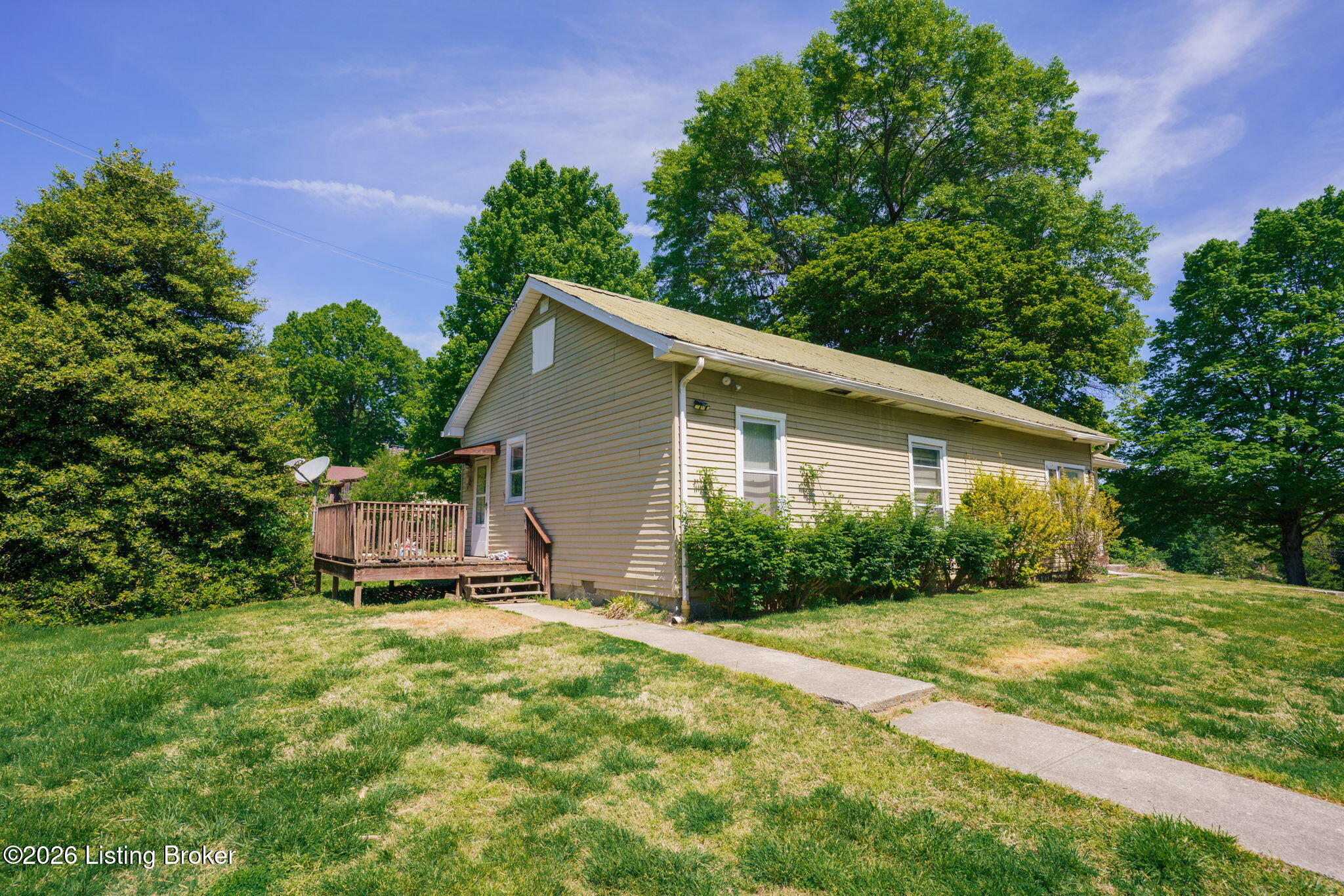 Louisville, Kentucky, 40214, United States, 4 Bedrooms Bedrooms, ,3 BathroomsBathrooms,Residential,Active,2044162