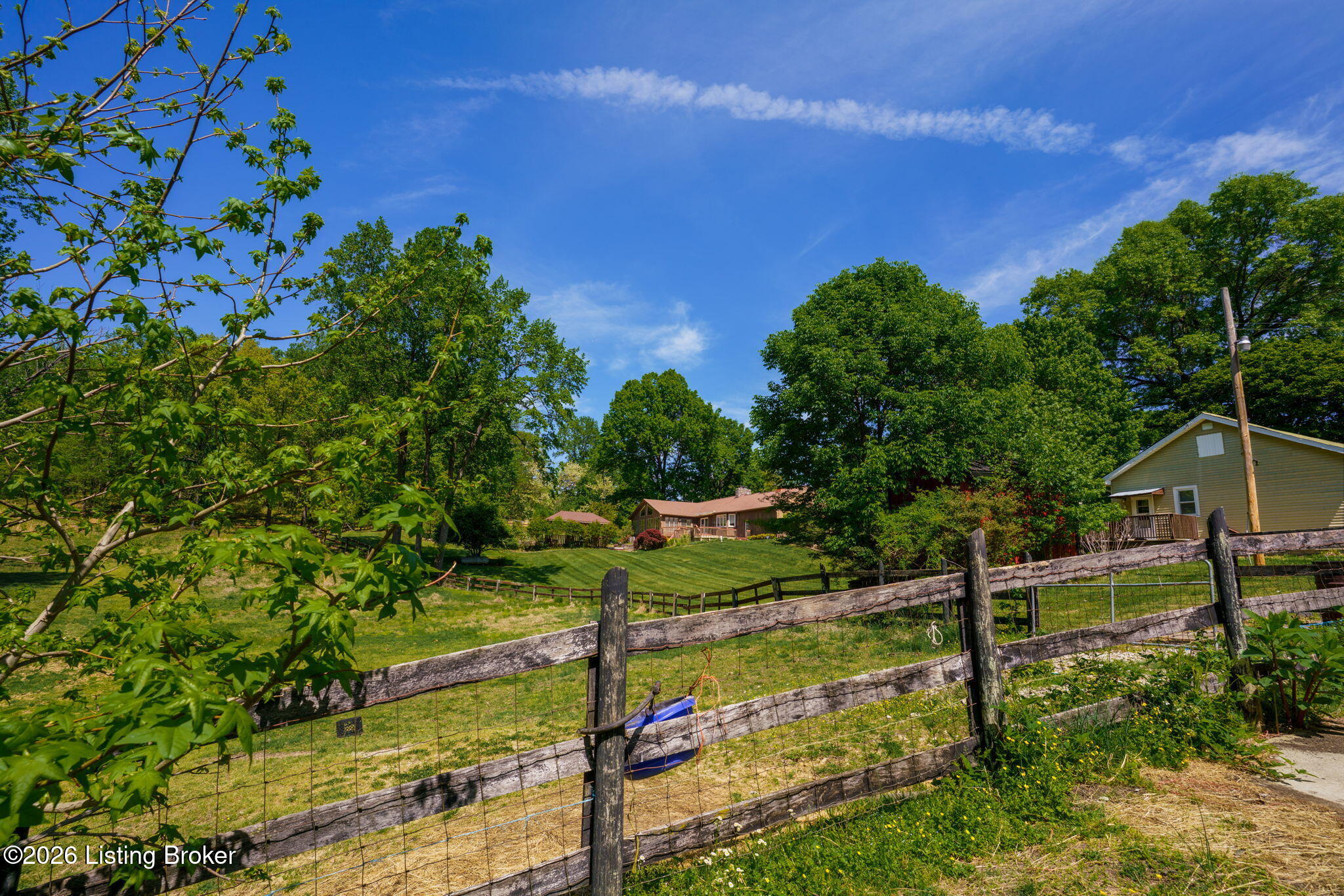 Louisville, Kentucky, 40214, United States, 4 Bedrooms Bedrooms, ,3 BathroomsBathrooms,Residential,Active,2044162
