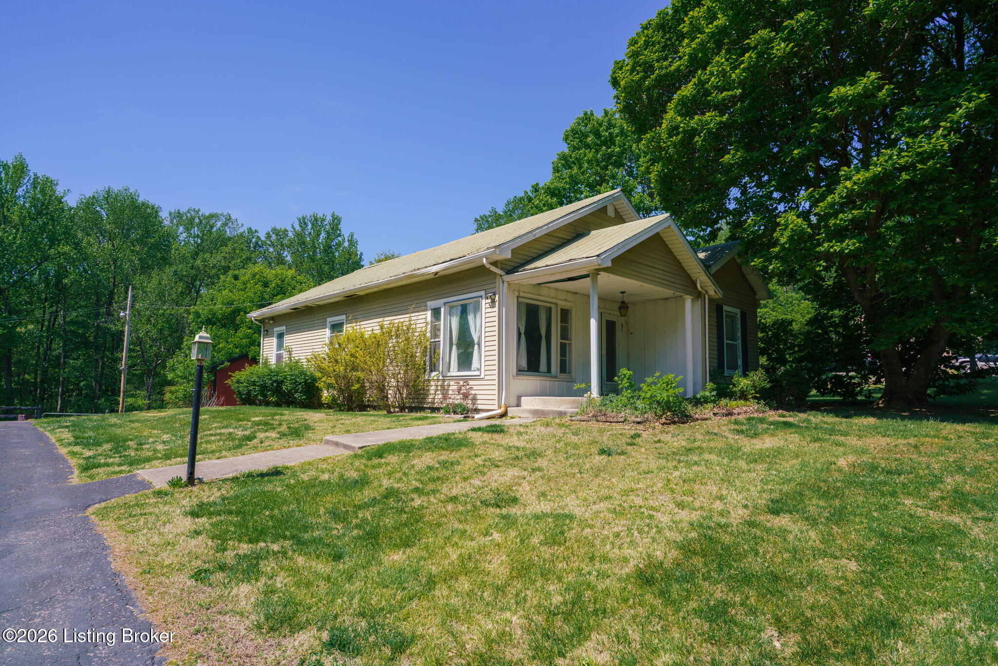 Louisville, Kentucky, 40214, United States, 4 Bedrooms Bedrooms, ,3 BathroomsBathrooms,Residential,Active,2044162