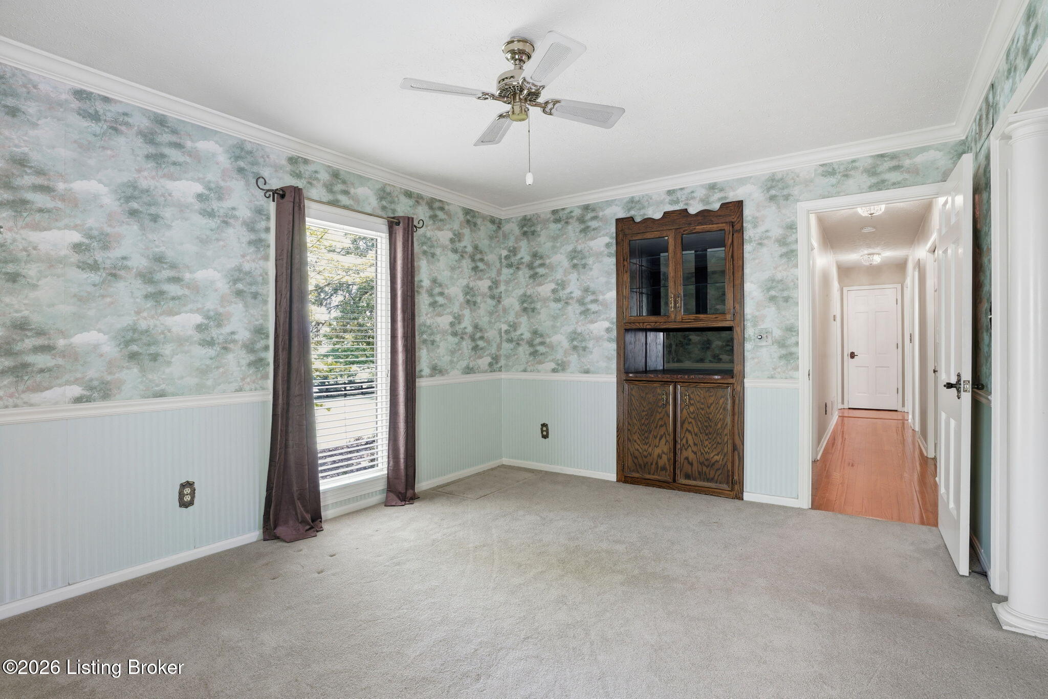 Louisville, Kentucky, 40214, United States, 4 Bedrooms Bedrooms, ,3 BathroomsBathrooms,Residential,Active,2044162