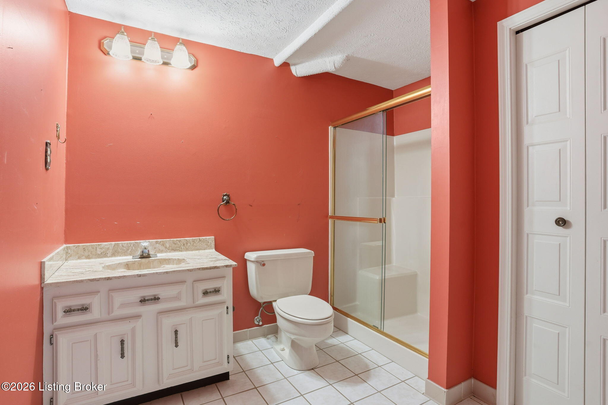 Louisville, Kentucky, 40214, United States, 4 Bedrooms Bedrooms, ,3 BathroomsBathrooms,Residential,Active,2044162