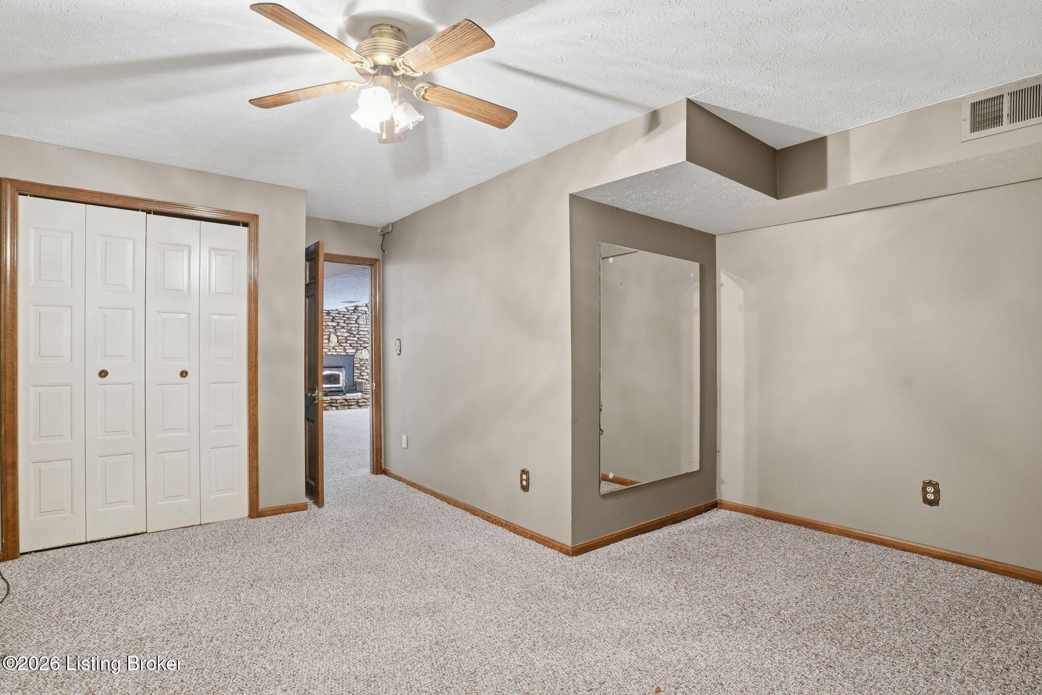 Louisville, Kentucky, 40214, United States, 4 Bedrooms Bedrooms, ,3 BathroomsBathrooms,Residential,Active,2044162
