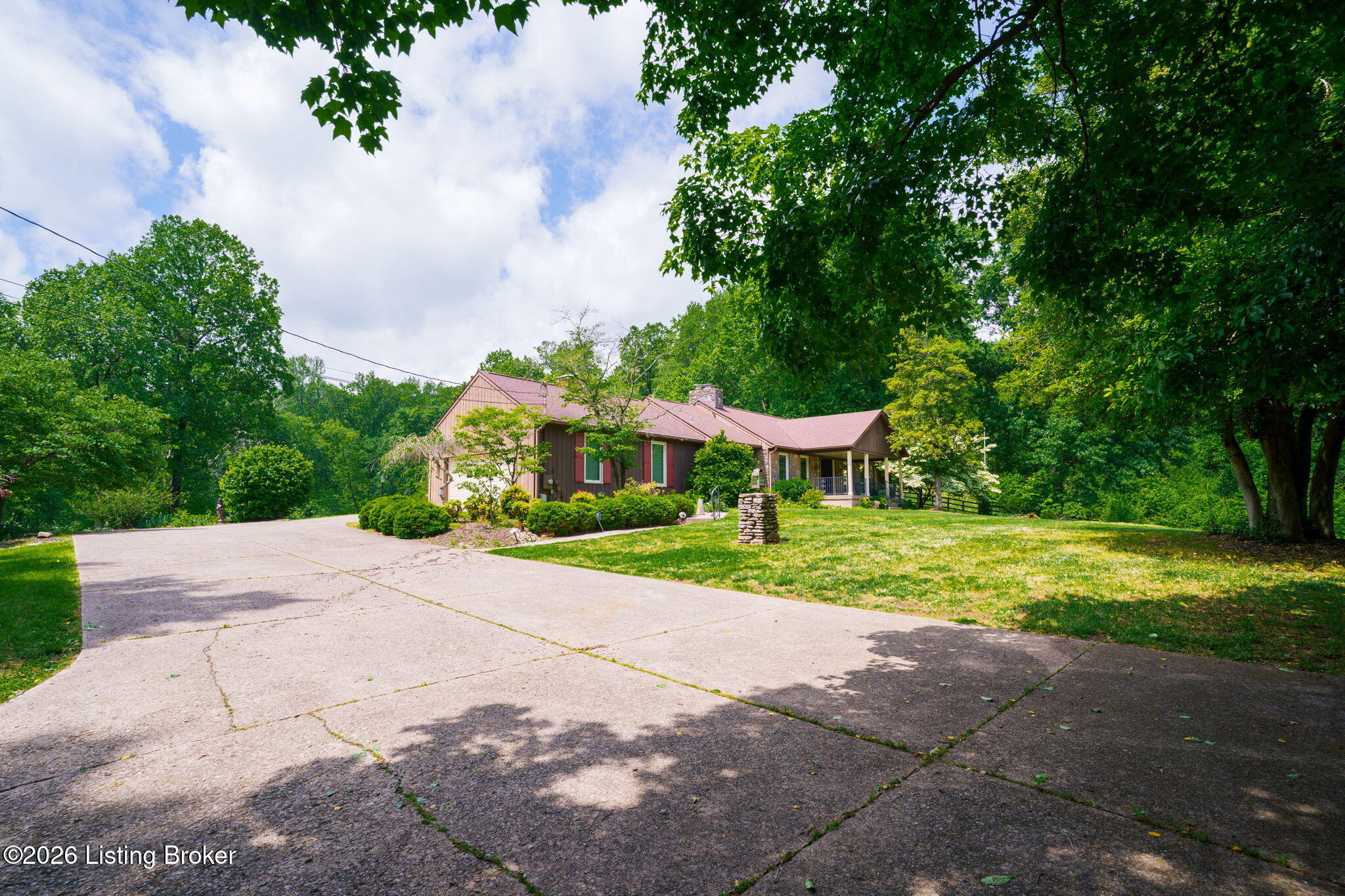 Louisville, Kentucky, 40214, United States, 4 Bedrooms Bedrooms, ,3 BathroomsBathrooms,Residential,Active,2044162