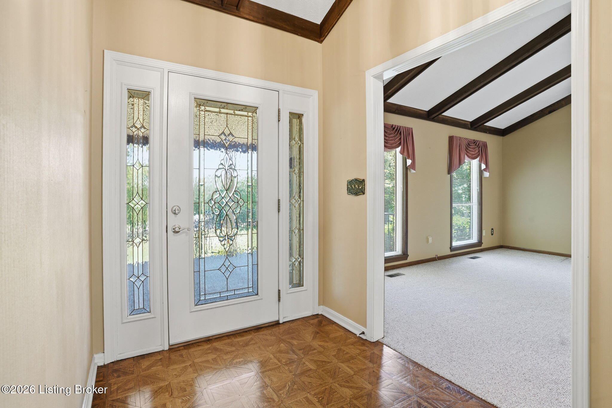 Louisville, Kentucky, 40214, United States, 4 Bedrooms Bedrooms, ,3 BathroomsBathrooms,Residential,Active,2044162