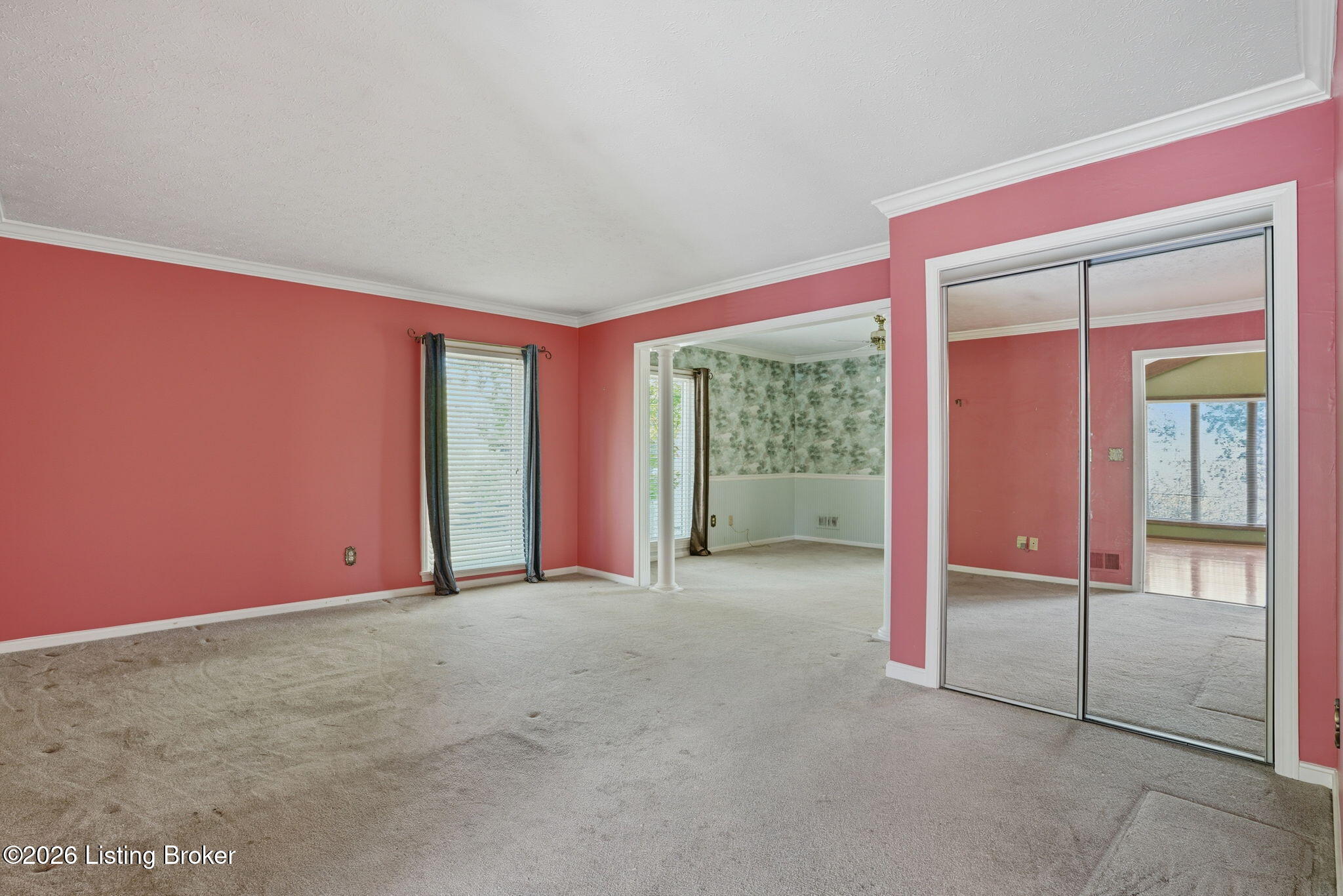 Louisville, Kentucky, 40214, United States, 4 Bedrooms Bedrooms, ,3 BathroomsBathrooms,Residential,Active,2044162