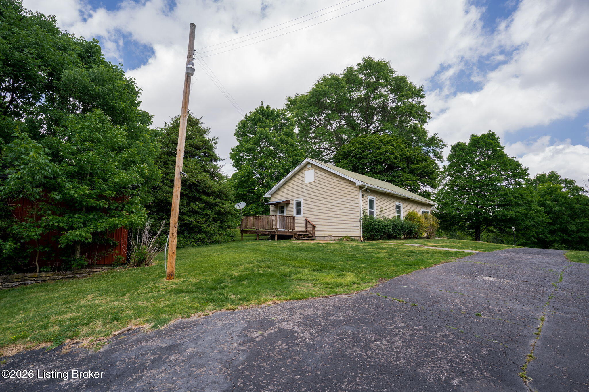 Louisville, Kentucky, 40214, United States, 4 Bedrooms Bedrooms, ,3 BathroomsBathrooms,Residential,Active,2044162