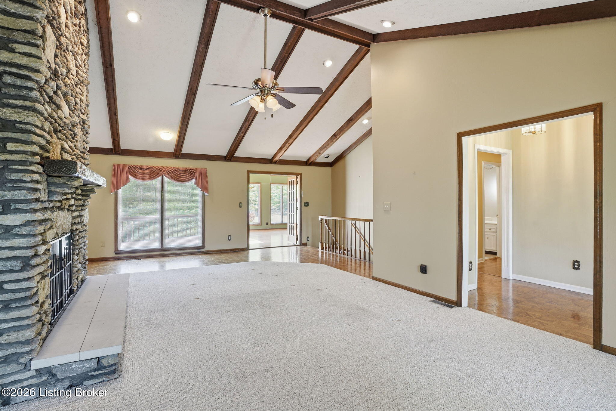 Louisville, Kentucky, 40214, United States, 4 Bedrooms Bedrooms, ,3 BathroomsBathrooms,Residential,Active,2044162