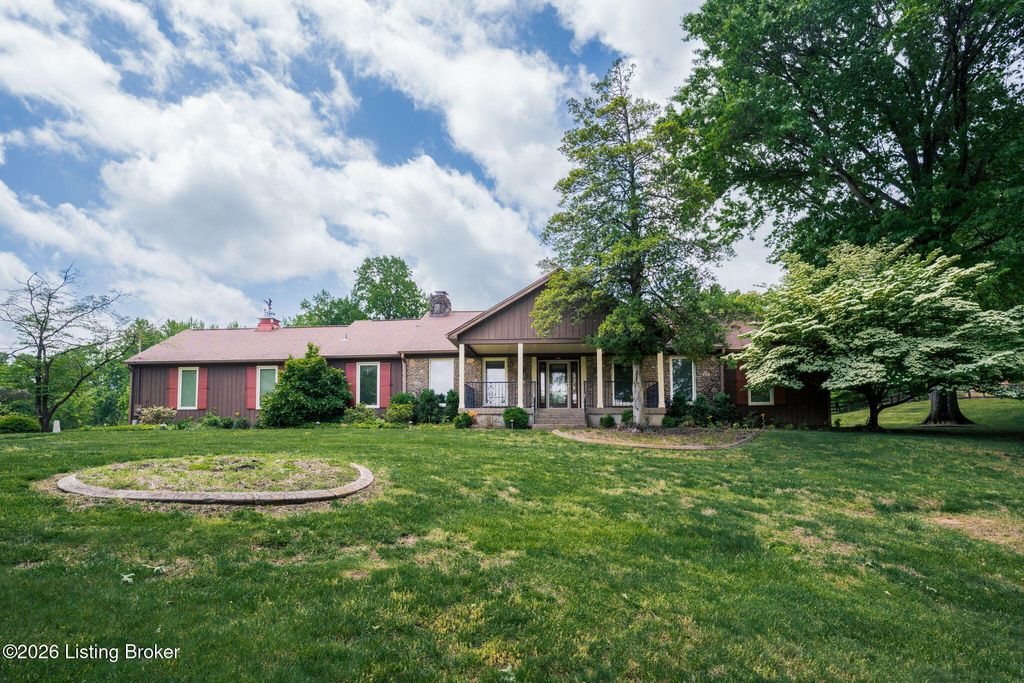 Photo of 2711 Parkwood Rd, Louisville, KY 40214 (MLS # 1716462)