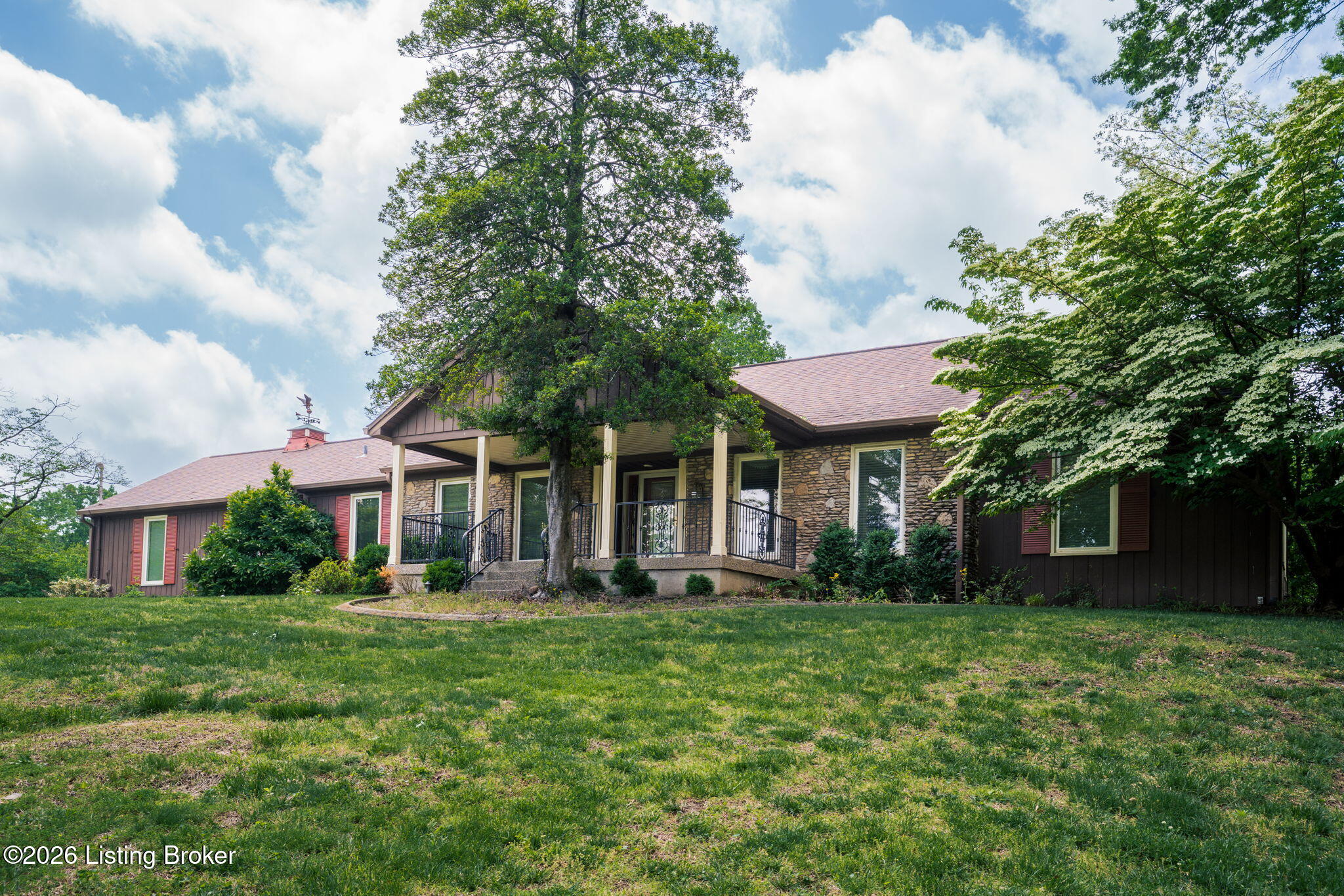 Louisville, Kentucky, 40214, United States, 4 Bedrooms Bedrooms, ,3 BathroomsBathrooms,Residential,Active,2044162