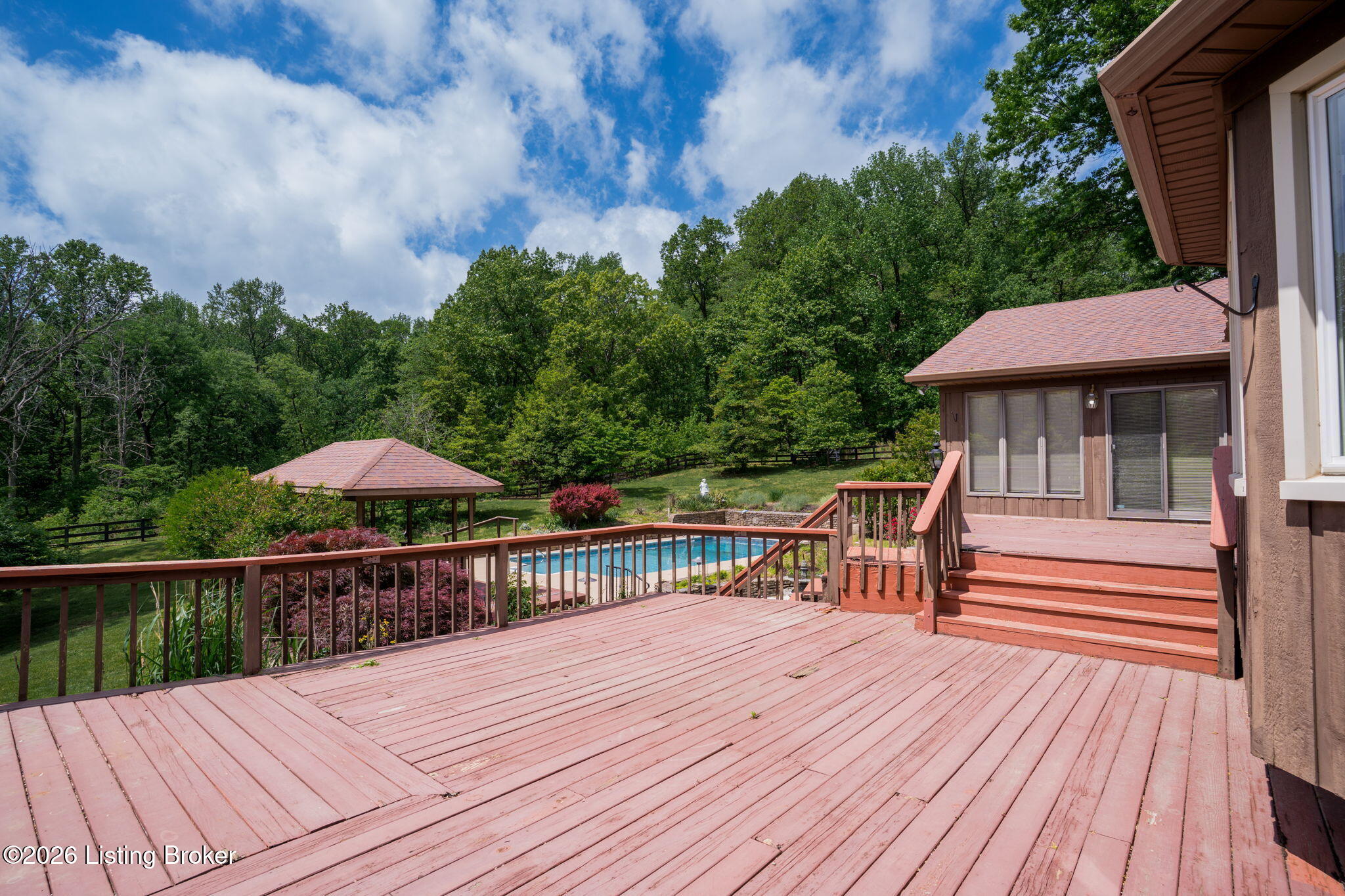 Louisville, Kentucky, 40214, United States, 4 Bedrooms Bedrooms, ,3 BathroomsBathrooms,Residential,Active,2044162