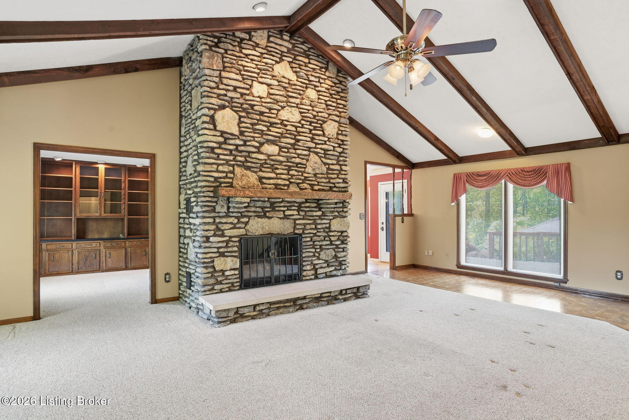 Louisville, Kentucky, 40214, United States, 4 Bedrooms Bedrooms, ,3 BathroomsBathrooms,Residential,Active,2044162