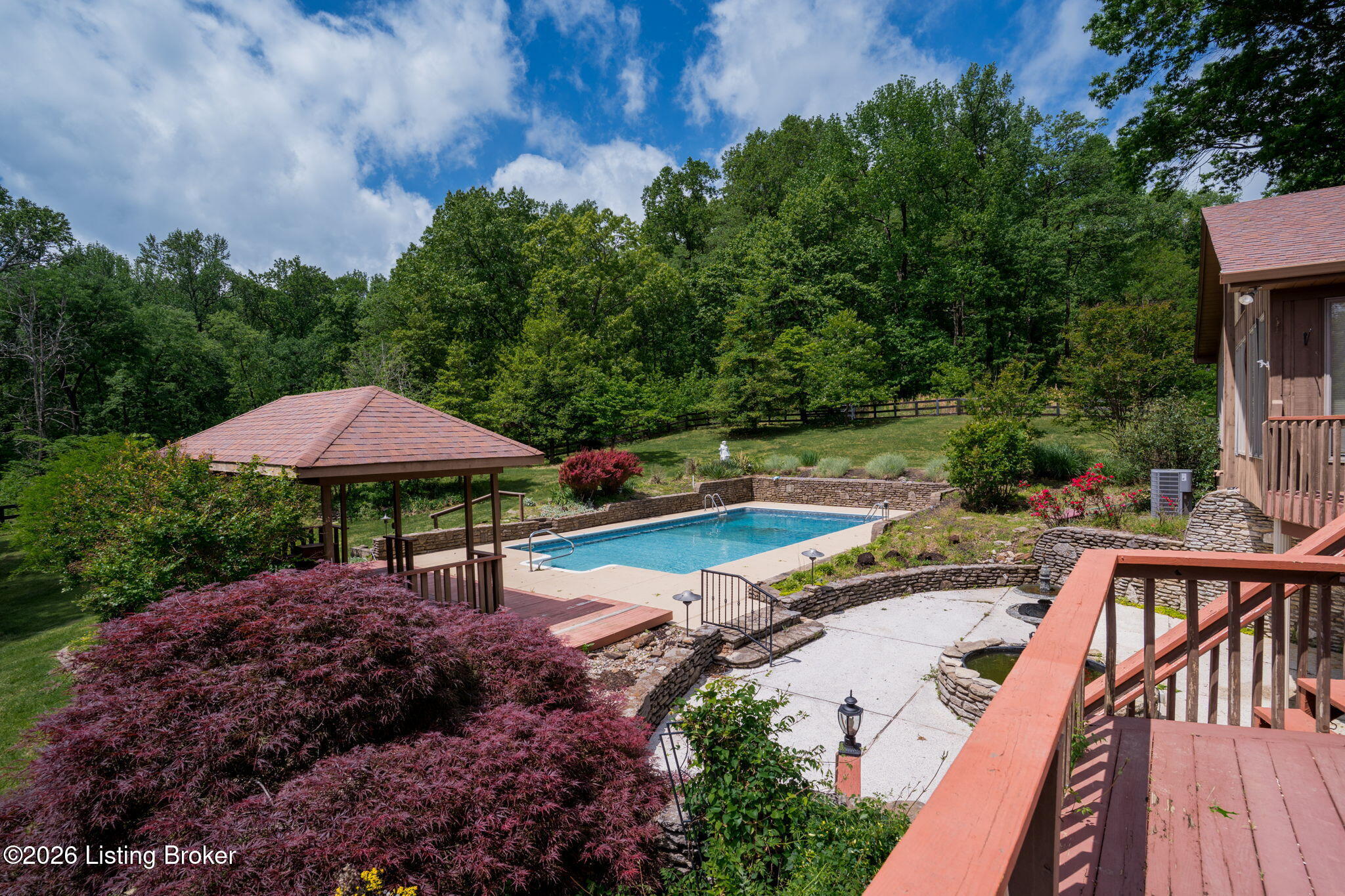 Louisville, Kentucky, 40214, United States, 4 Bedrooms Bedrooms, ,3 BathroomsBathrooms,Residential,Active,2044162