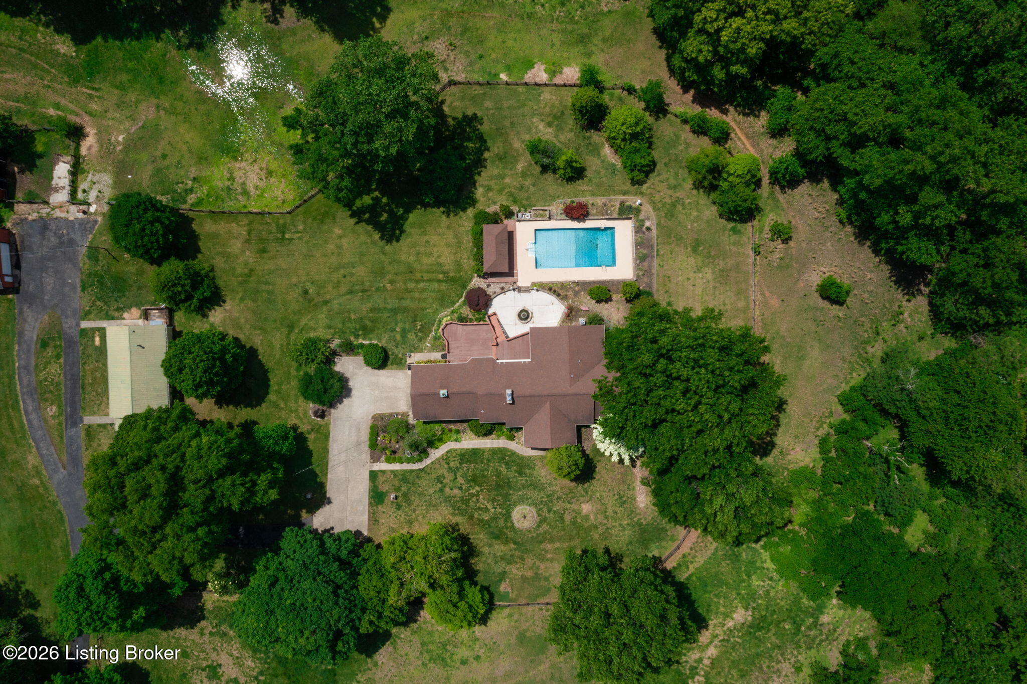 Louisville, Kentucky, 40214, United States, 4 Bedrooms Bedrooms, ,3 BathroomsBathrooms,Residential,Active,2044162