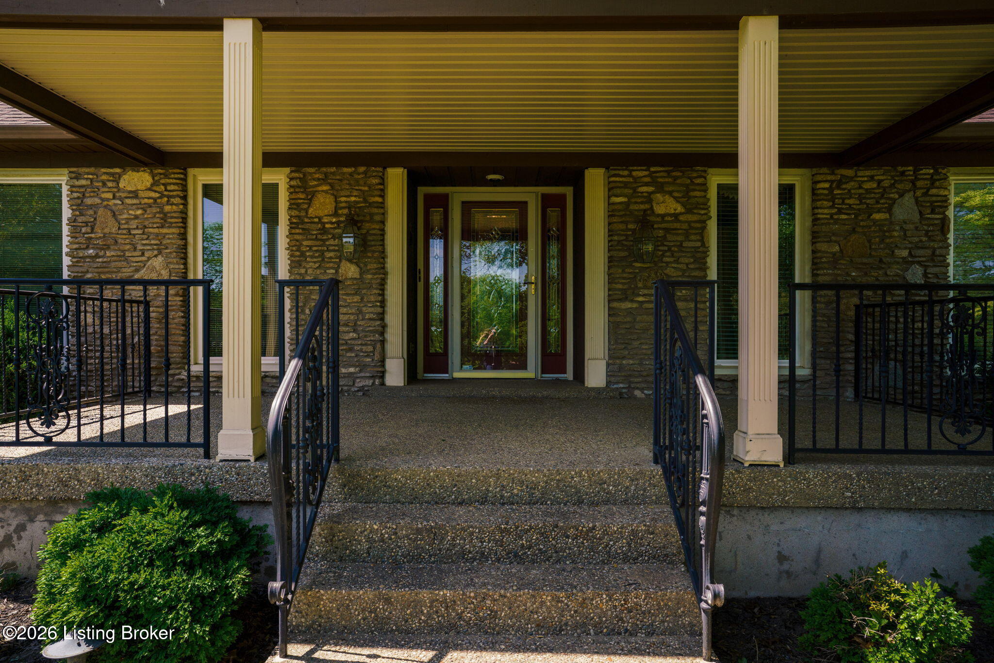 Louisville, Kentucky, 40214, United States, 4 Bedrooms Bedrooms, ,3 BathroomsBathrooms,Residential,Active,2044162