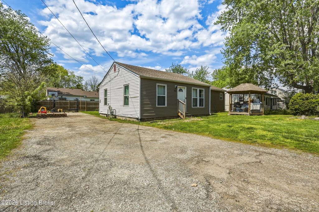 Photo of 4110 Riedley Rd, Louisville, KY 40216 (MLS # 1714188)