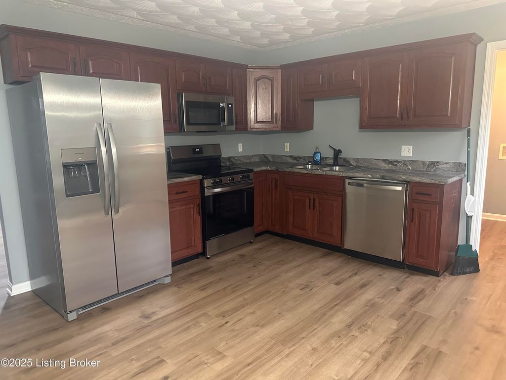 Photo of 121 Hagan Dr, Bardstown, KY 40004 (MLS # 1704395)