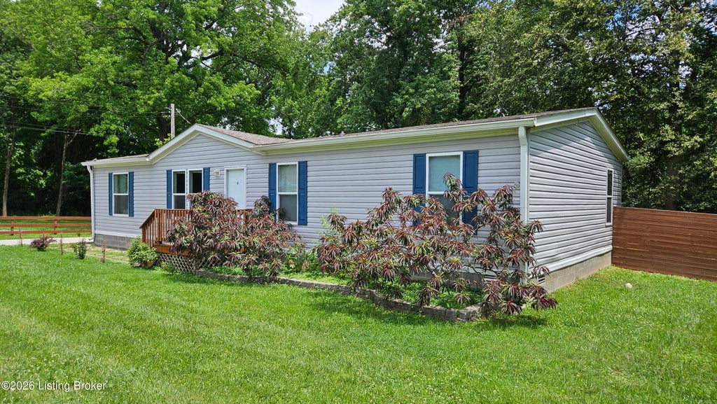Photo of 6815 Memory Ln, Louisville, KY 40258 (MLS # 1720401)