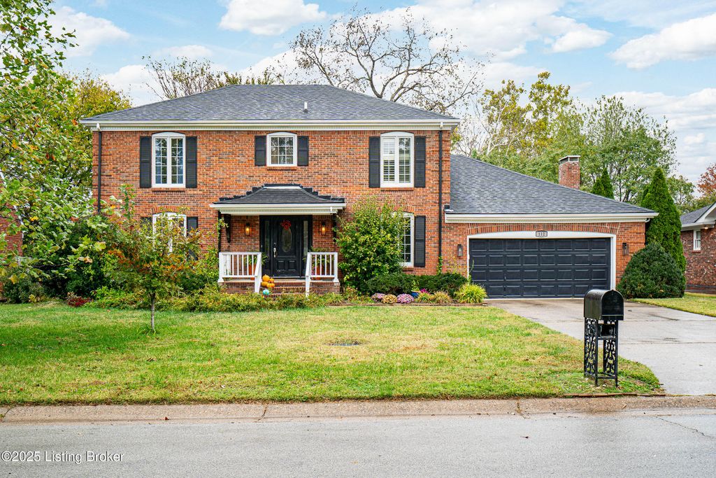 Photo of 112 S Whipps Mill Rd, Louisville, KY 40222 (MLS # 1701972)