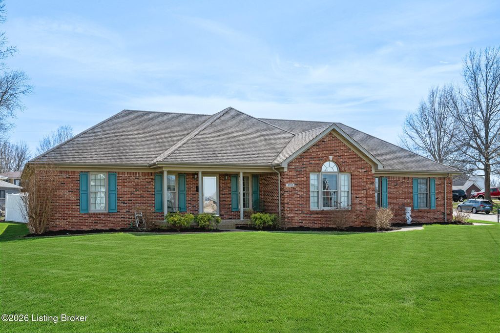Photo of 6700 Crispa Ct, Louisville, KY 40228 (MLS # 1712051)