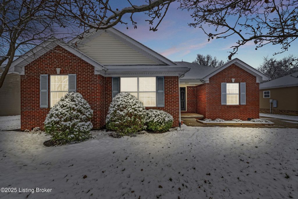 Photo of 203 Swan Way, Taylorsville, KY 40071 (MLS # 1704727)