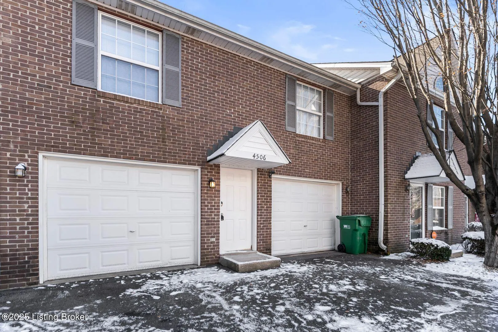 Louisville, Kentucky 40245, United States, 2 Bedrooms Bedrooms, ,1 BathroomBathrooms,Residential,Active,1563