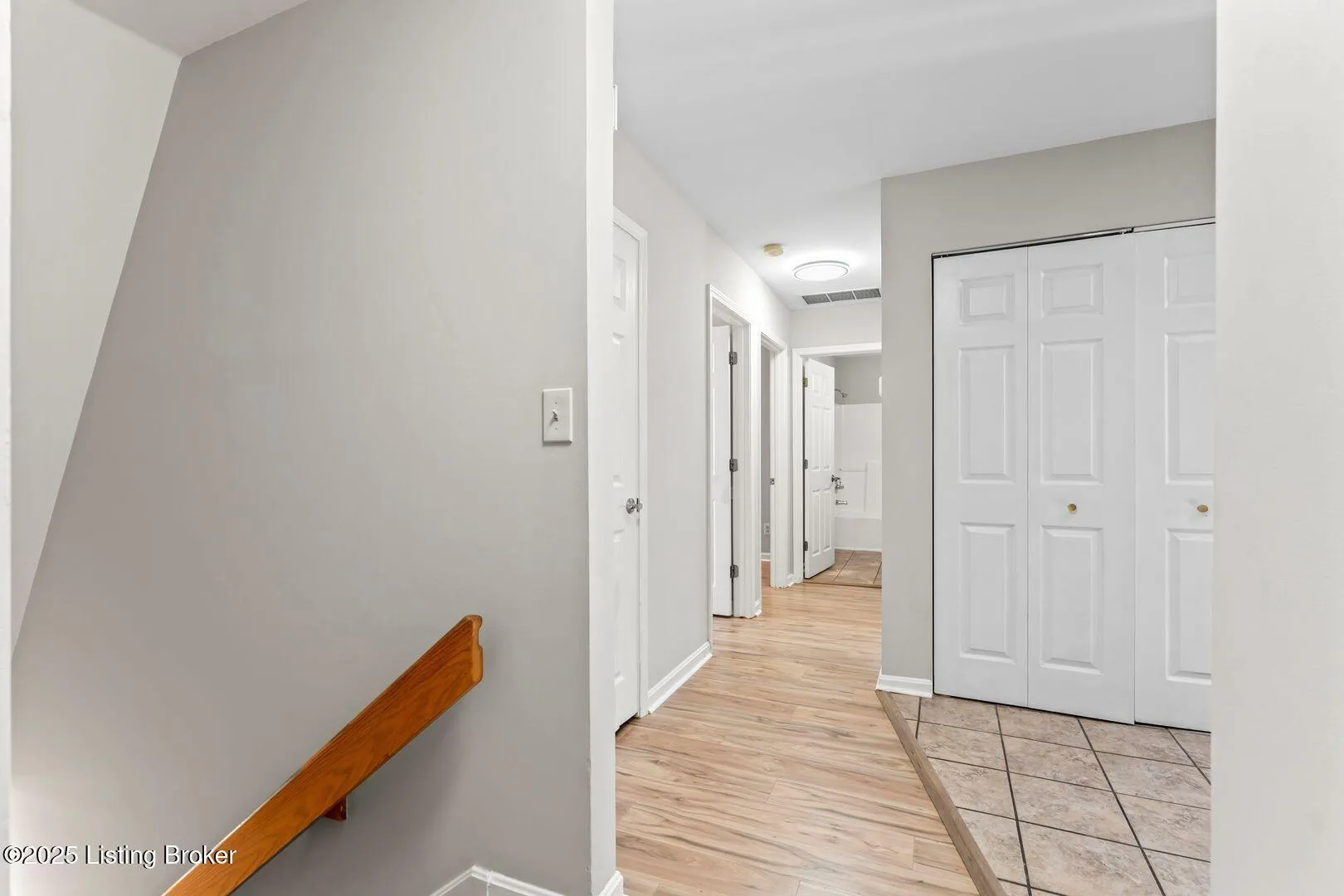 Louisville, Kentucky 40245, United States, 2 Bedrooms Bedrooms, ,1 BathroomBathrooms,Residential,Active,1563