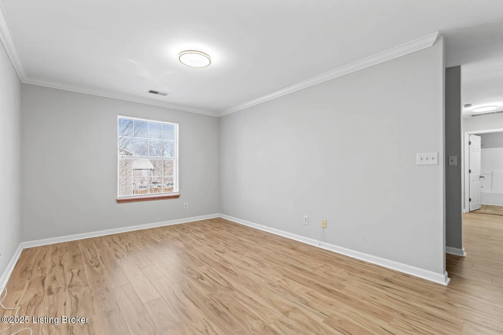 Louisville, Kentucky 40245, United States, 2 Bedrooms Bedrooms, ,1 BathroomBathrooms,Residential,Active,1563