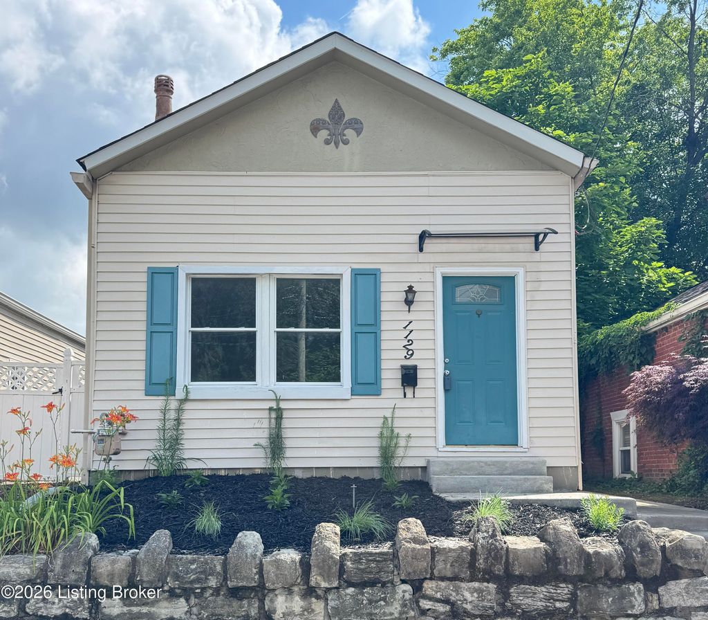 Photo of 1129 Fischer Ave, Louisville, KY 40204 (MLS # 1718641)