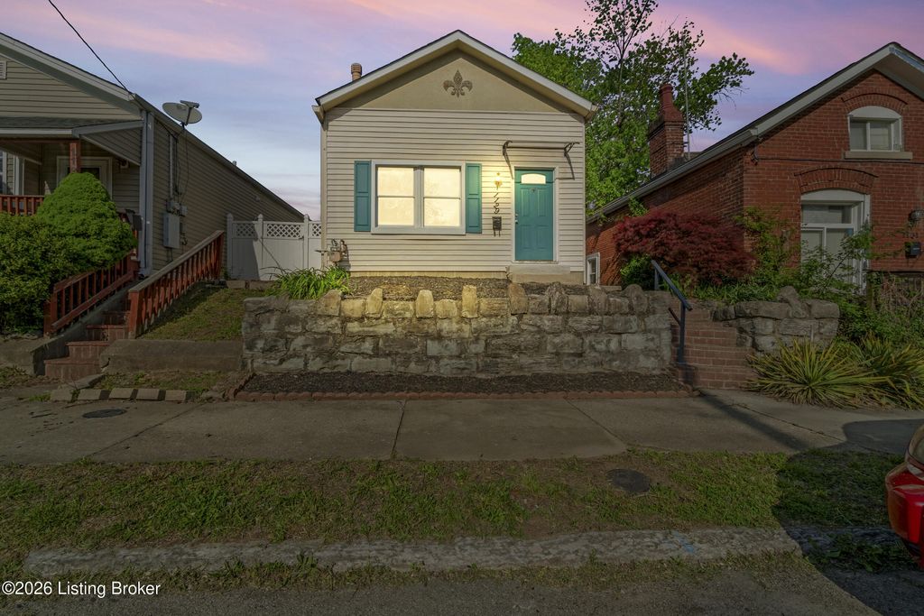 Photo of 1129 Fischer Ave, Louisville, KY 40204 (MLS # 1718641)