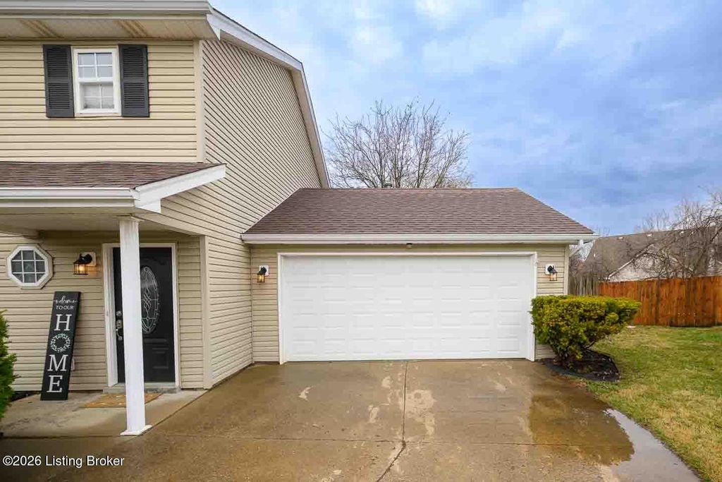 Photo of 5800 S Lake Erie Dr, Louisville, KY 40291 (MLS # 1710798)