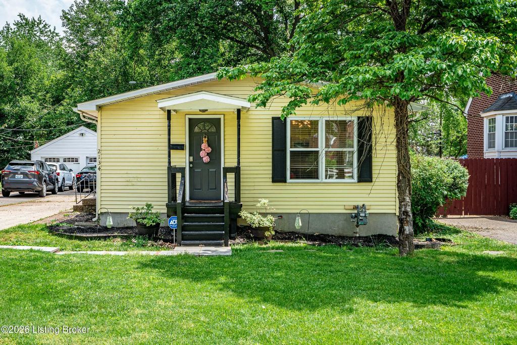 Photo of 2134 Glenworth Ave, Louisville, KY 40218 (MLS # 1717583)