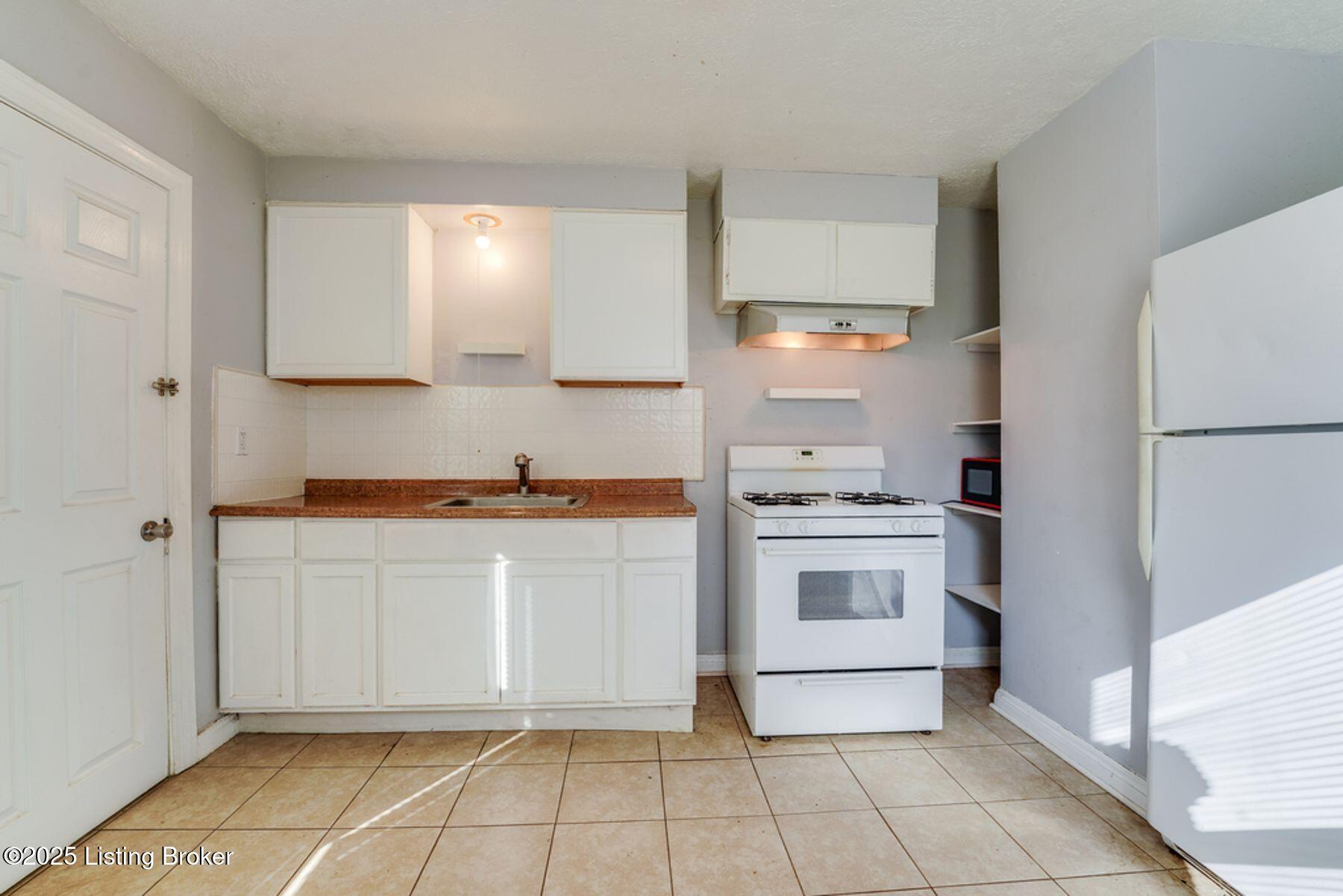 1028 Camden Ave, Louisville, Kentucky image 6