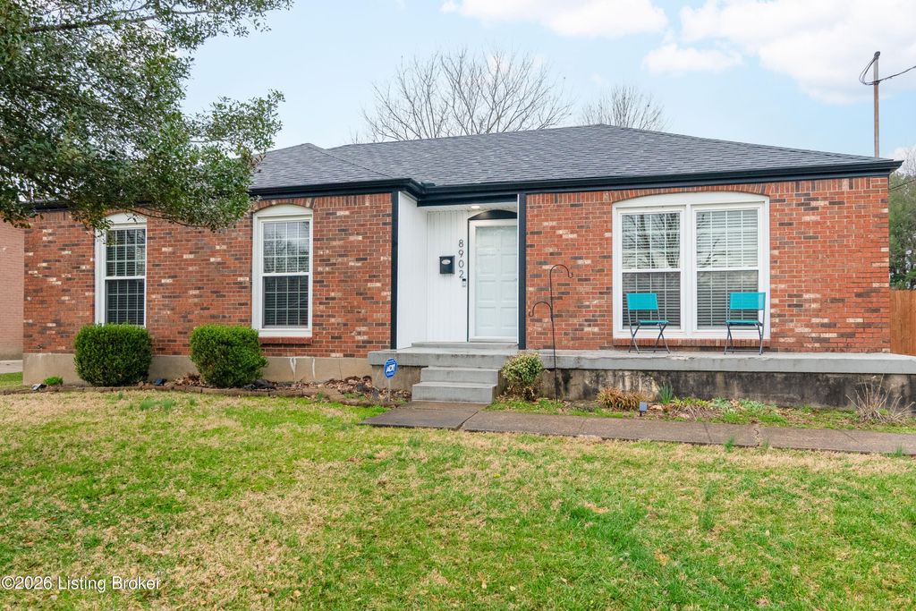 Photo of 8902 Hagner Dr, Louisville, KY 40258 (MLS # 1711565)