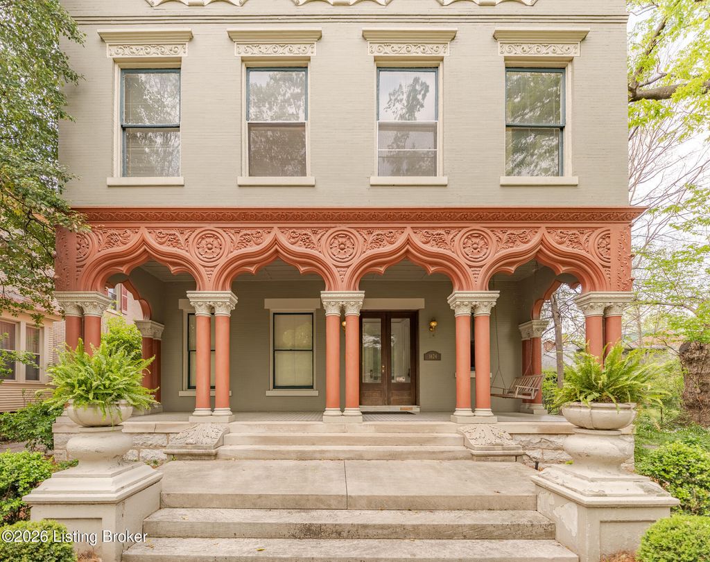 Photo of 1424 Saint James Ct, Louisville, KY 40208 (MLS # 1713203)