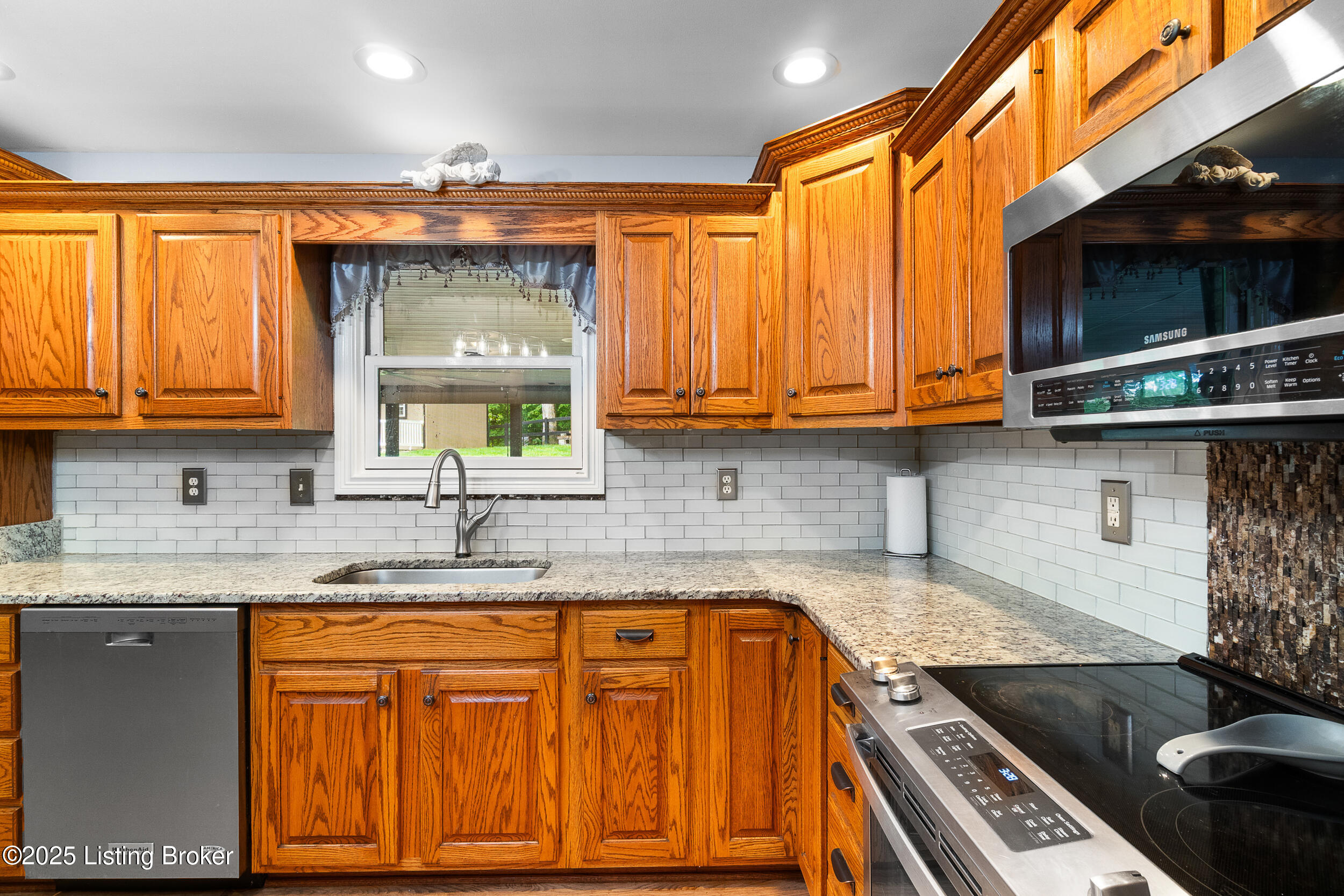 6200 Cottage Ridge Pl, Louisville, Pennsylvania image 35