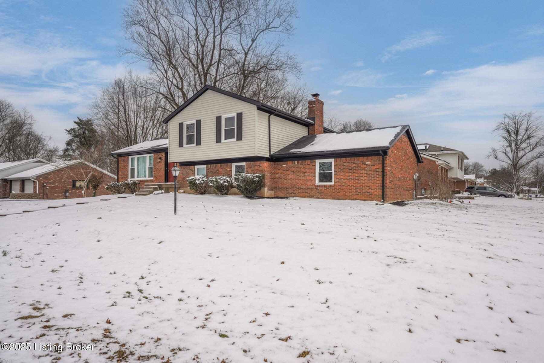 6723 Fordham Ln, Louisville, Kentucky image 3