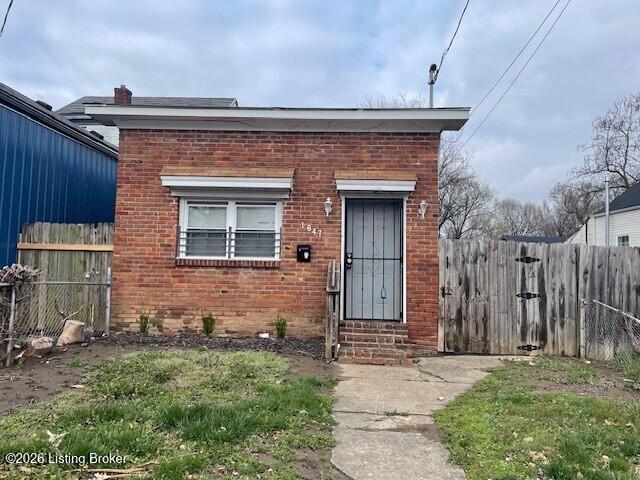 Photo of 1847 Bank St, Louisville, KY 40203 (MLS # 1721987)