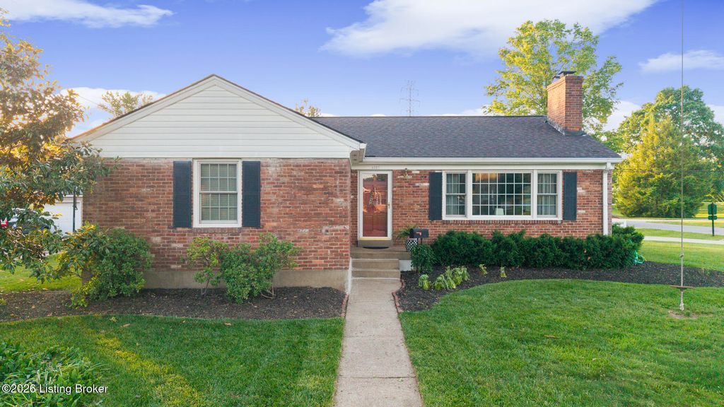 Photo of 4327 Alicent Rd, Louisville, KY 40207 (MLS # 1717675)