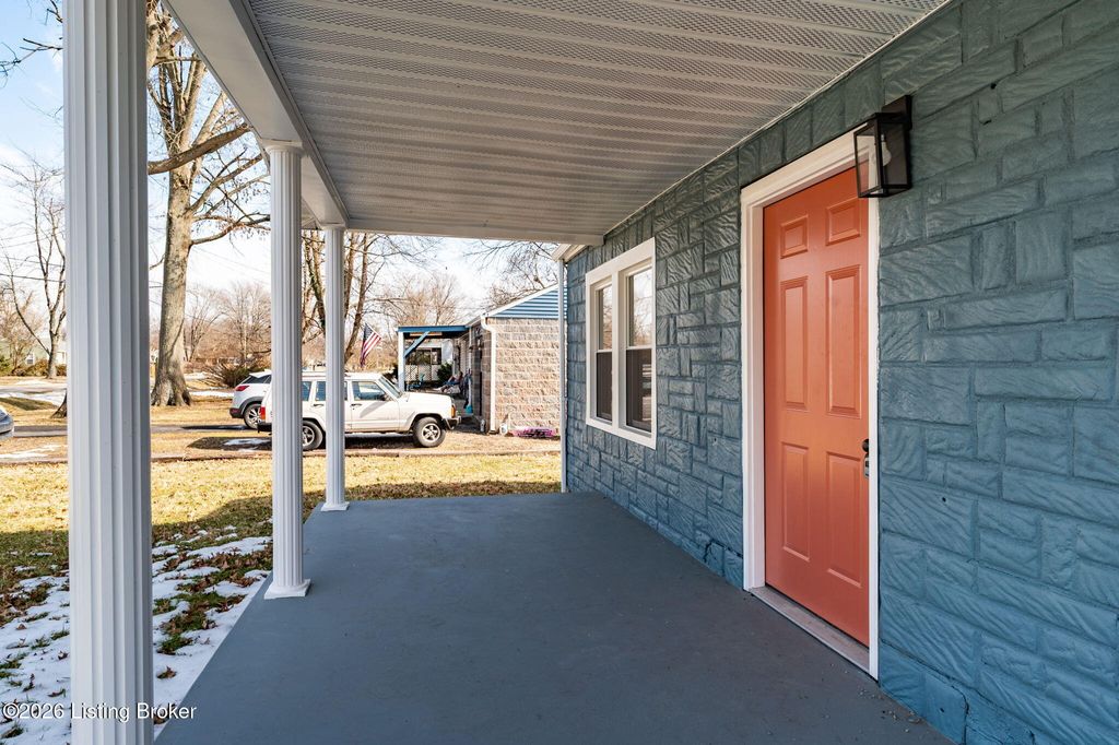 Photo of 711 Shaffer Rd, Louisville, KY 40118 (MLS # 1713825)